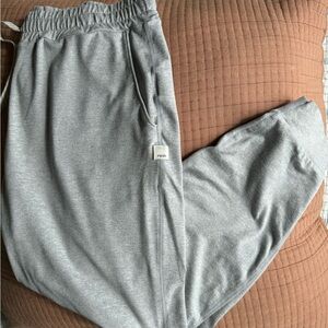 Vuori Gray Joggers with Elastic Waistband and Soft Fabric